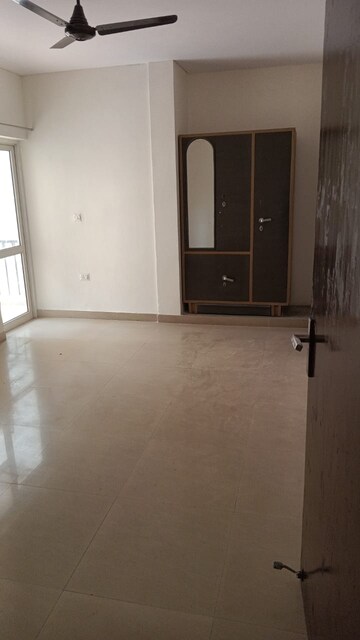 Room in 3 BHK Builder Floor at Vatika INXT Emilia floors, Sector 82 – for Rent