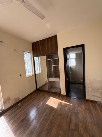 Room in 3 BHK Builder Floor at Vatika Lifestyle Homes, Sector 83 – for Rent