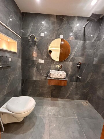 Bathroom in 3 BHK Builder Floor at Palm Residency Chhatarpur, Chattarpur – for Rent
