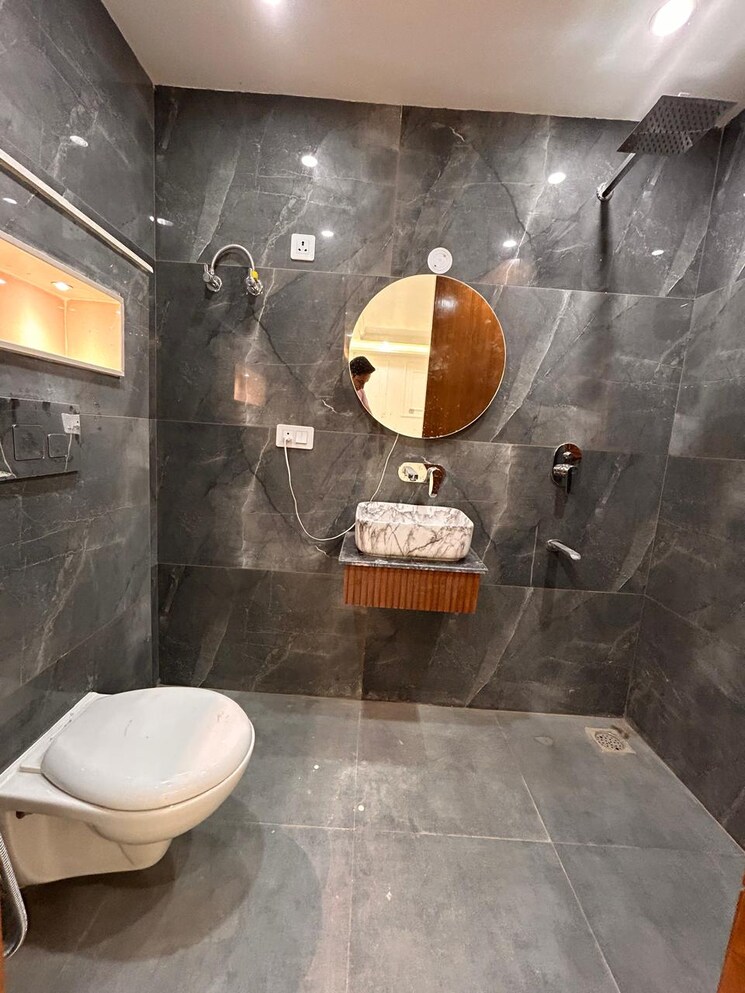 Bathroom, palm-residency-chhatarpur 3 Bedroom 1300 Sq.Ft. Builder Floor In Chattarpur Delhi 8979582