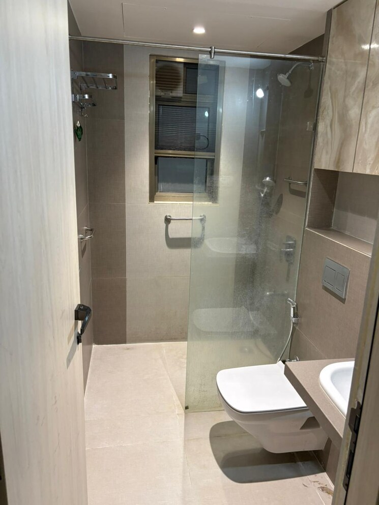 Bathroom, gee-cee-proximus 3 Bedroom 1011 Sq.Ft. Apartment In Chembur Mumbai 8979571