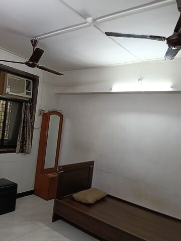 Furnished Amenities in 2 BHK Apartment at Madhugiri Chs, Chembur – for Rent