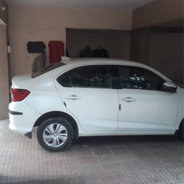  Parking, juhu 4 Bedroom 1580 Sq.Ft. Apartment In Juhu Mumbai 8979598