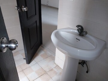 Bathroom in 2.5 BHK Apartment at Logix Blossom County, Sector 137 – for Rent