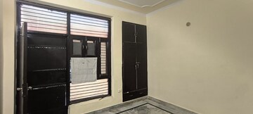 Room in 1 BHK Builder Floor at Green Fields Colony – for Rent