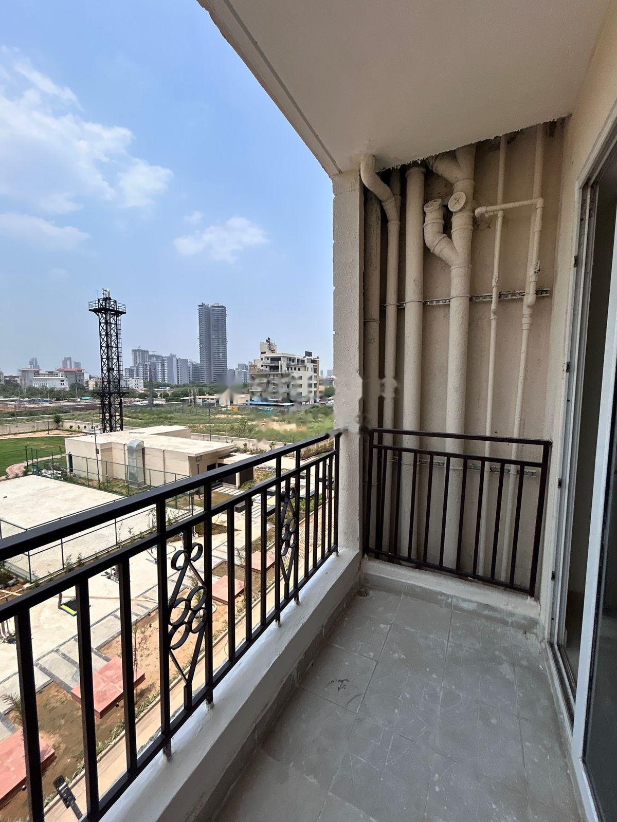 2 BHK Apartment For Rent in Pyramid Pride