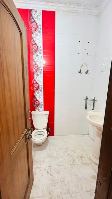 Bathroom in 5 BHK Villa at Sector 21a – for Rent