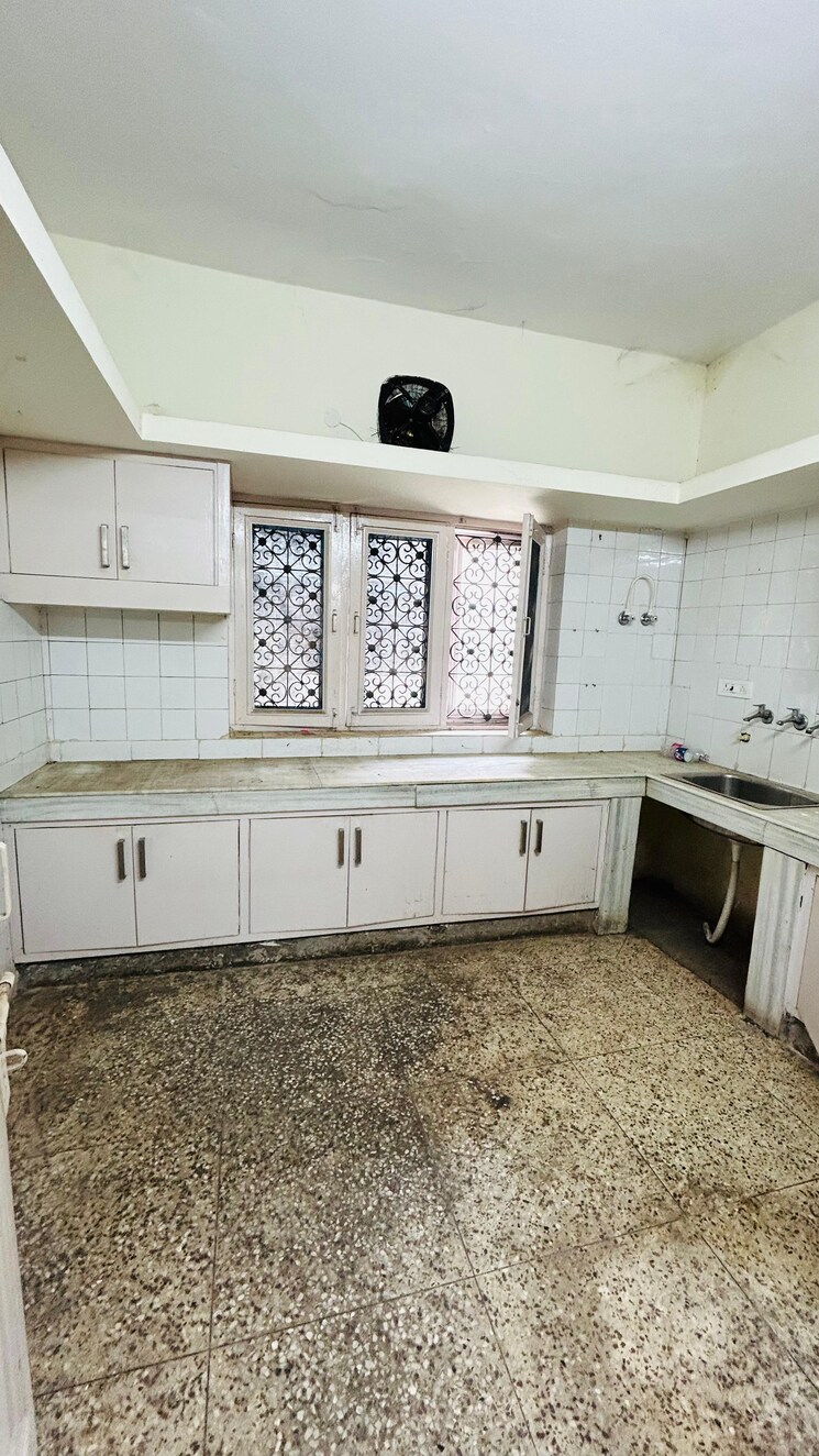 Kitchen, sector 21a 5 Bedroom 500 Sq.Yd. Villa In Sector 21a Faridabad 8979720