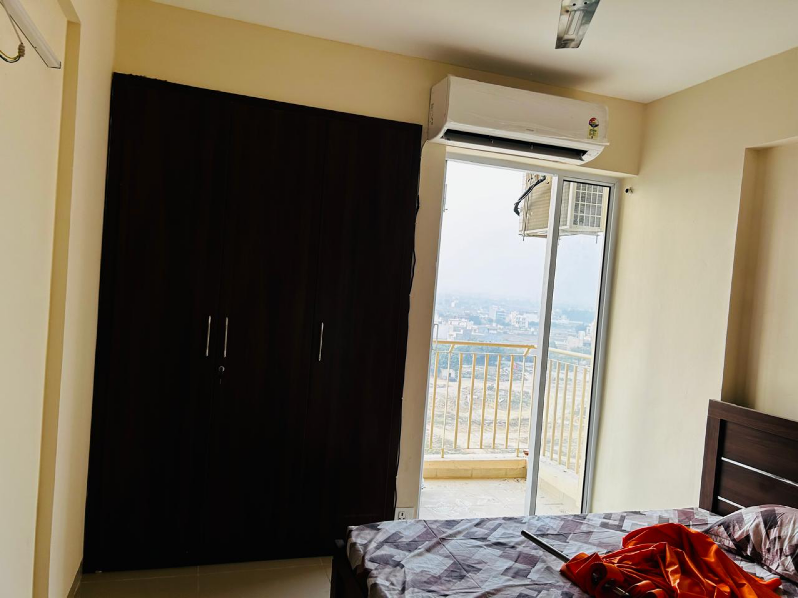 1 BHK + Pooja Room Apartment For Rent in Wave Dream Homes