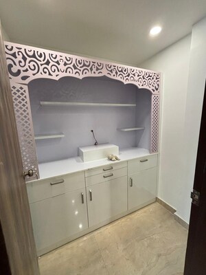 Bathroom in 3 BHK Builder Floor at Unitech South City 1, South City 1 – for Sale