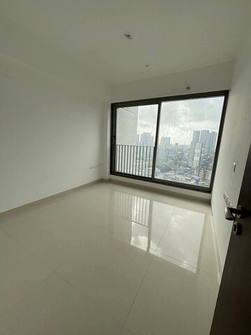 Room in 2 BHK Apartment at Sunteck City Avenue 4, Goregaon West – for Rent