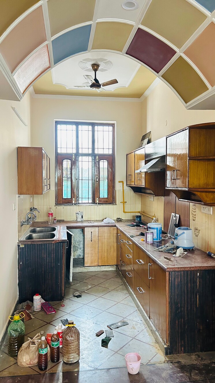 Kitchen, sector 21d 3 Bedroom 250 Sq.Yd. Builder Floor In Sector 21d Faridabad 8979765