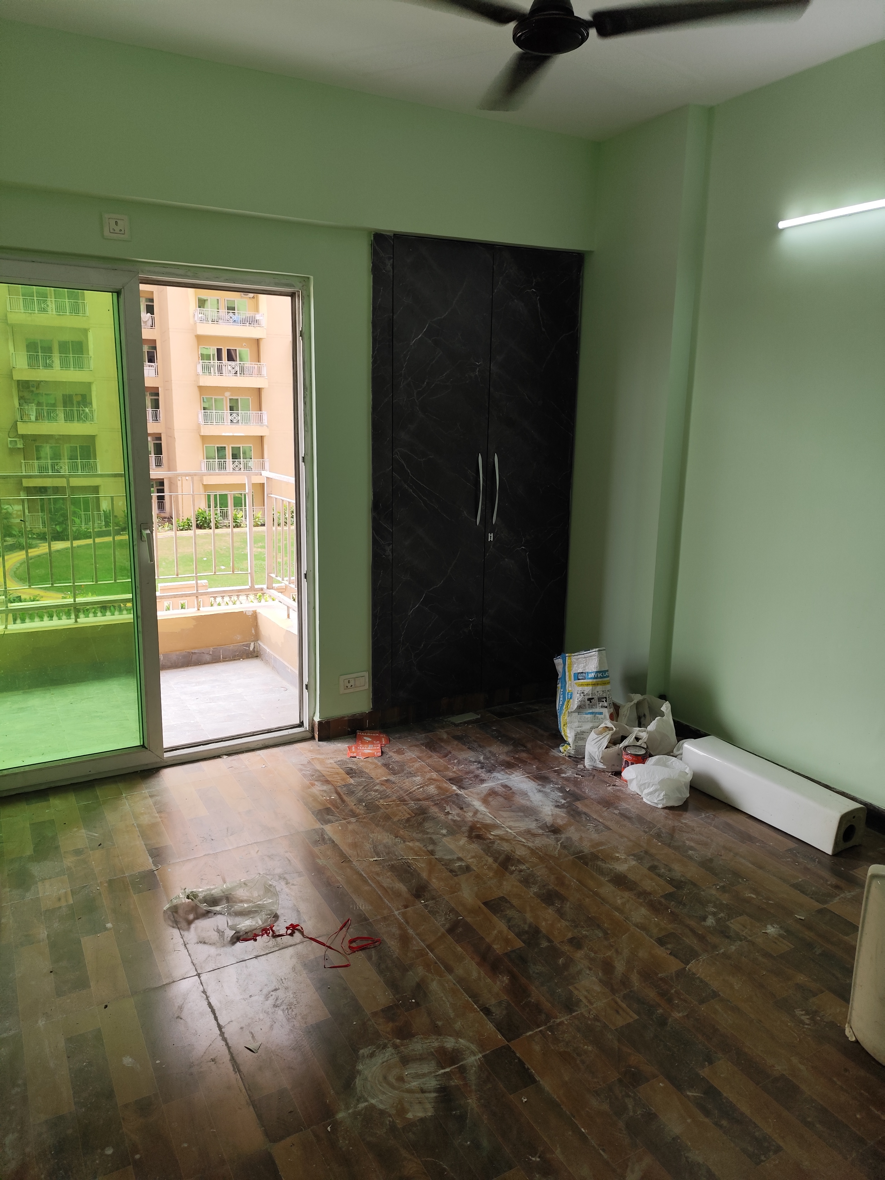 2 BHK + Servant Room 980 Sq.Ft. Apartment in Gulmohur Garden