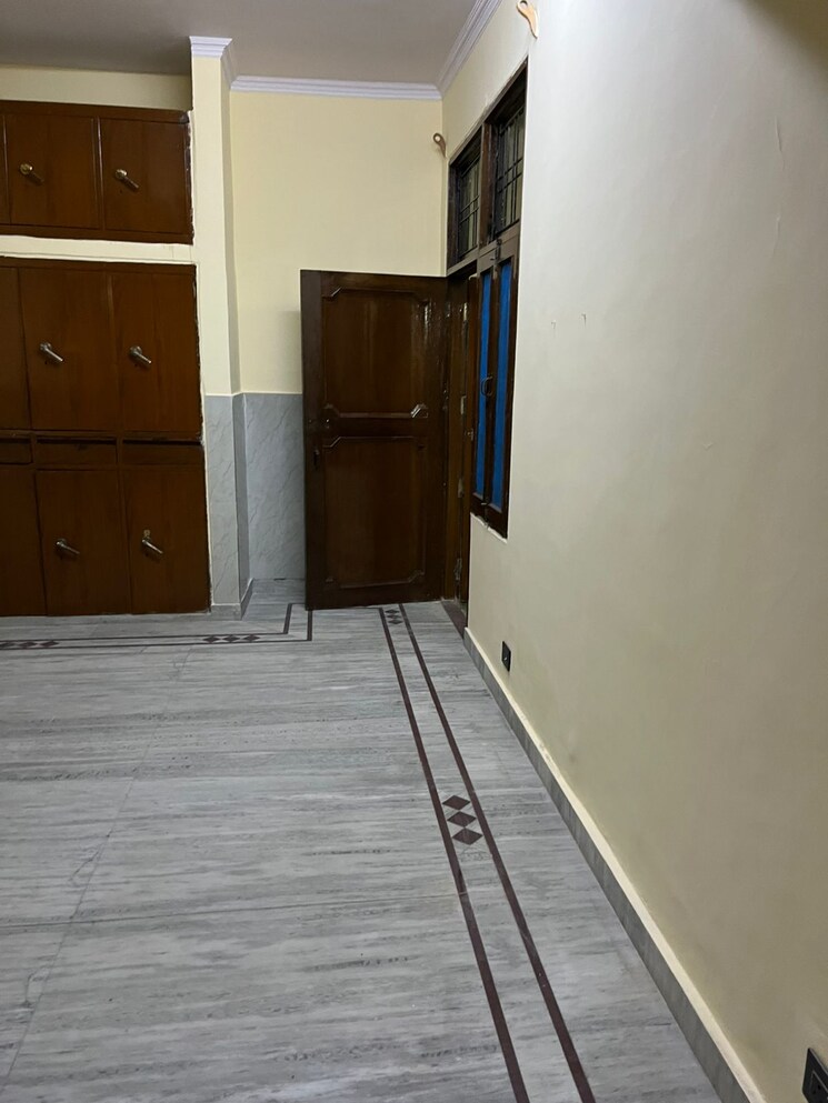 undefined, sector 46 2 Bedroom 162 Sq.Mt. Independent House In Sector 46 Noida 8979790