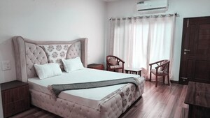 5 BHK Independent House For Sale in Sector 11