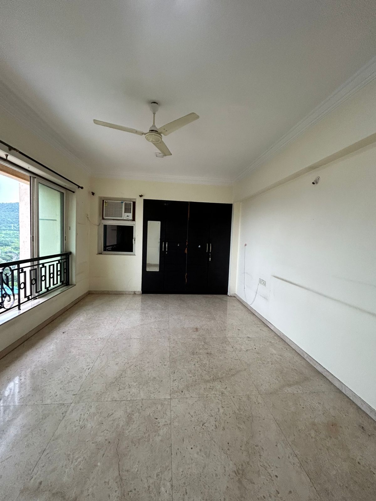 4 BHK + Pooja Room Apartment For Rent in Hiranandani Meadows