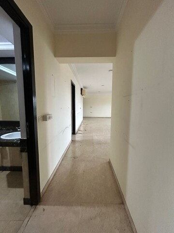 Building Lobby in 4 BHK Apartment at Hiranandani Meadows, Manpada – for Rent
