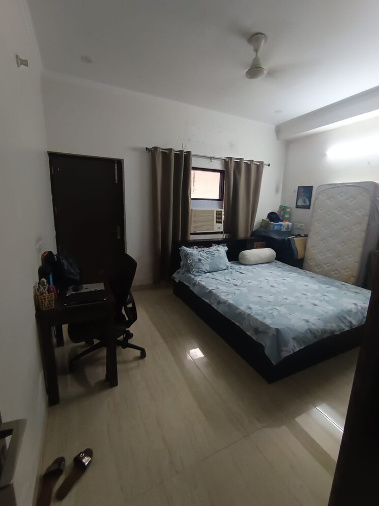 Bedroom, sector 45 3 Bedroom 1800 Sq.Ft. Builder Floor In Sector 45 Gurgaon 8979877