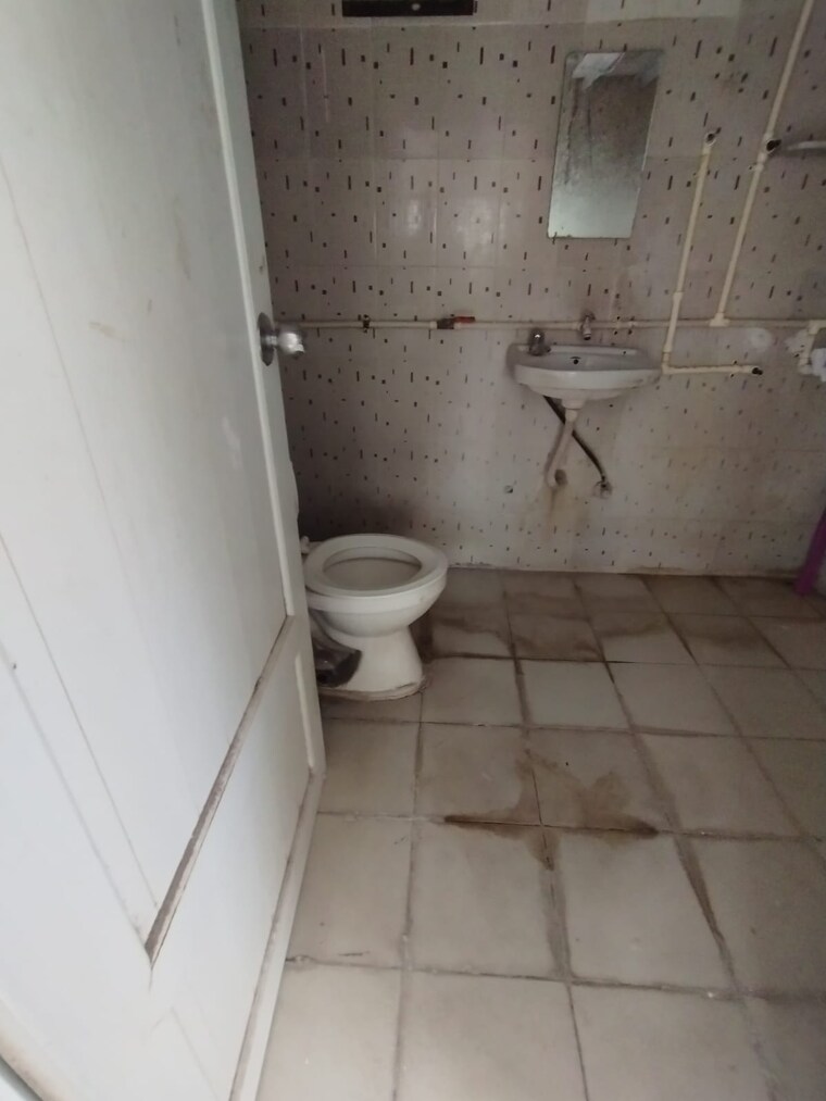 Bathroom, royal-palms 2 Bedroom 800 Sq.Ft. Apartment In Goregaon East Mumbai 8979884