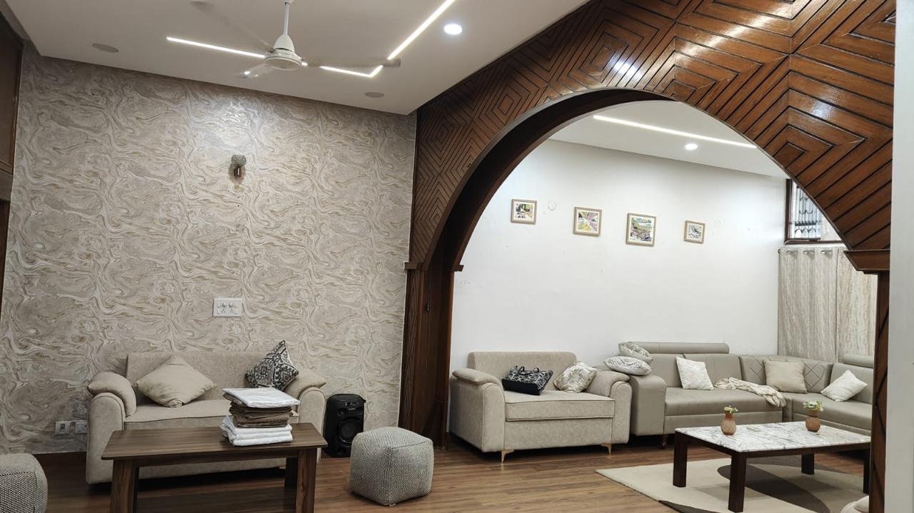 6 BHK + Pooja Room,Servant Room,Study Room,Extra Room Independent House For Sale in Sector 16
