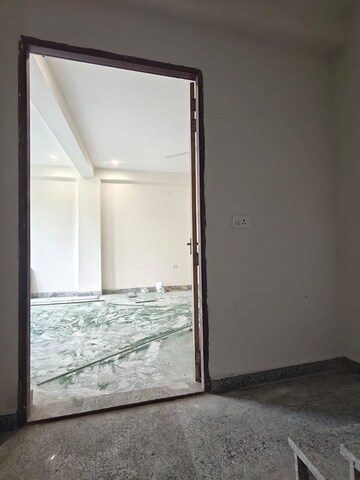 Room in 2 BHK Builder Floor at Saket – for Rent