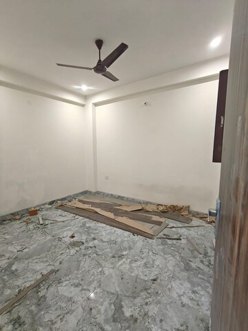 Room in 2 BHK Builder Floor at Saket – for Rent