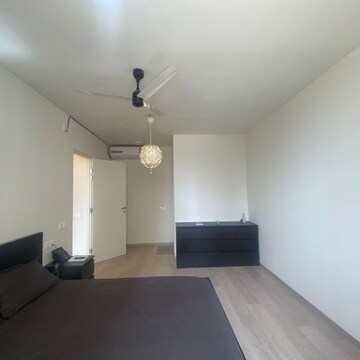 Room in 2 BHK Apartment at Hiranandani Calgary, Sanne Amanikere – for Rent