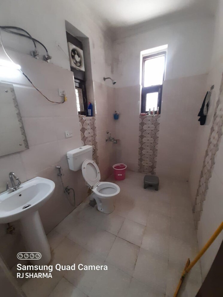 Bathroom, sector 45 2 Bedroom 1600 Sq.Ft. Builder Floor In Sector 45 Gurgaon 8979924