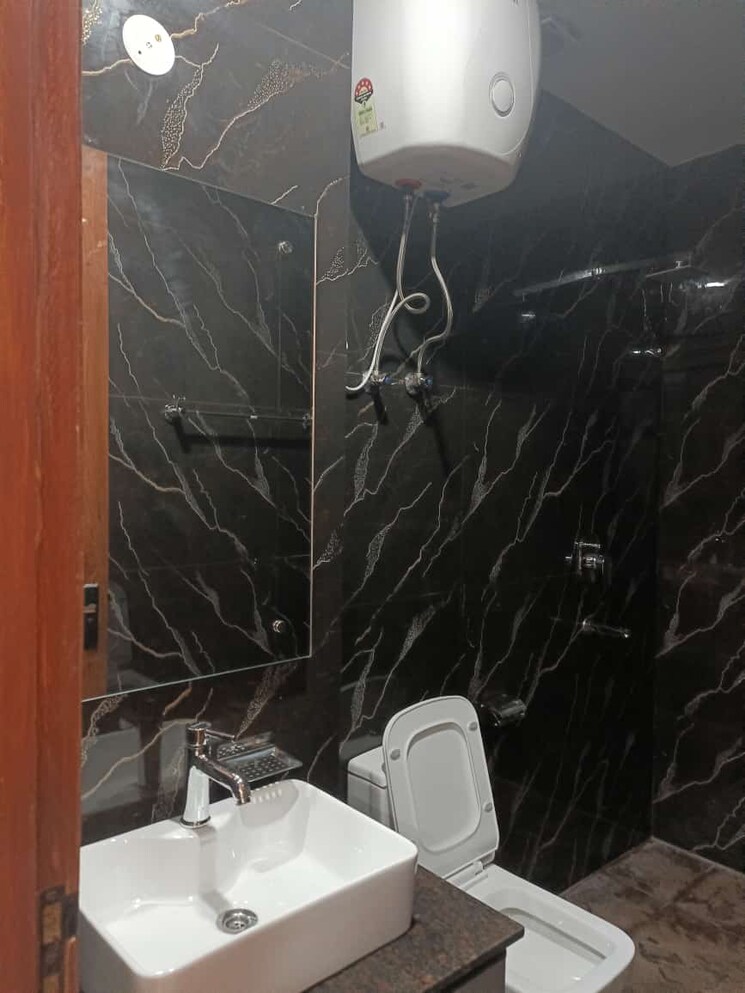 Bathroom, sushant lok i 1 Bedroom 1400 Sq.Ft. Builder Floor In Sushant Lok I Gurgaon 8979953