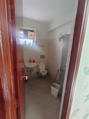 Bathroom in 3 BHK Apartment at Milakpur Goojar – for Rent