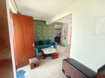 Living Room in 3 BHK Apartment at Milakpur Goojar – for Rent