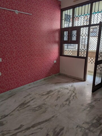 Room in 4 BHK Builder Floor at Ardee City, Sector 52 – for Rent