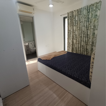 Bedroom in 3 BHK Apartment at Lodha Enchante, Wadala Truck Terminal – for Rent