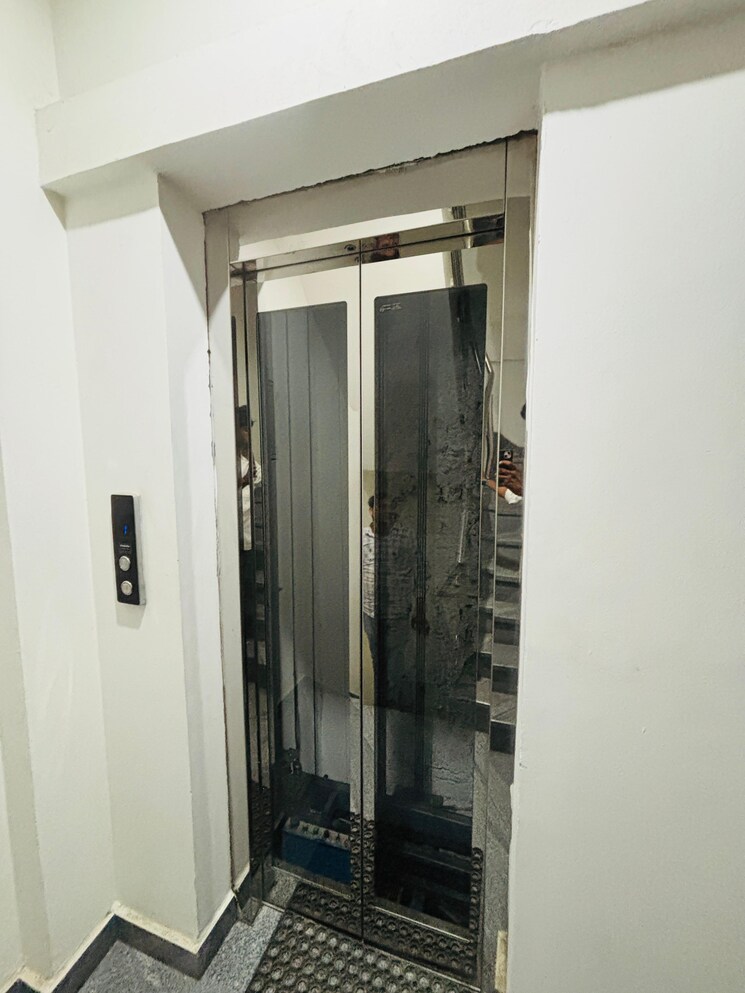 undefined, sector 52 3 Bedroom 1900 Sq.Ft. Builder Floor In Sector 52 Gurgaon 8979993