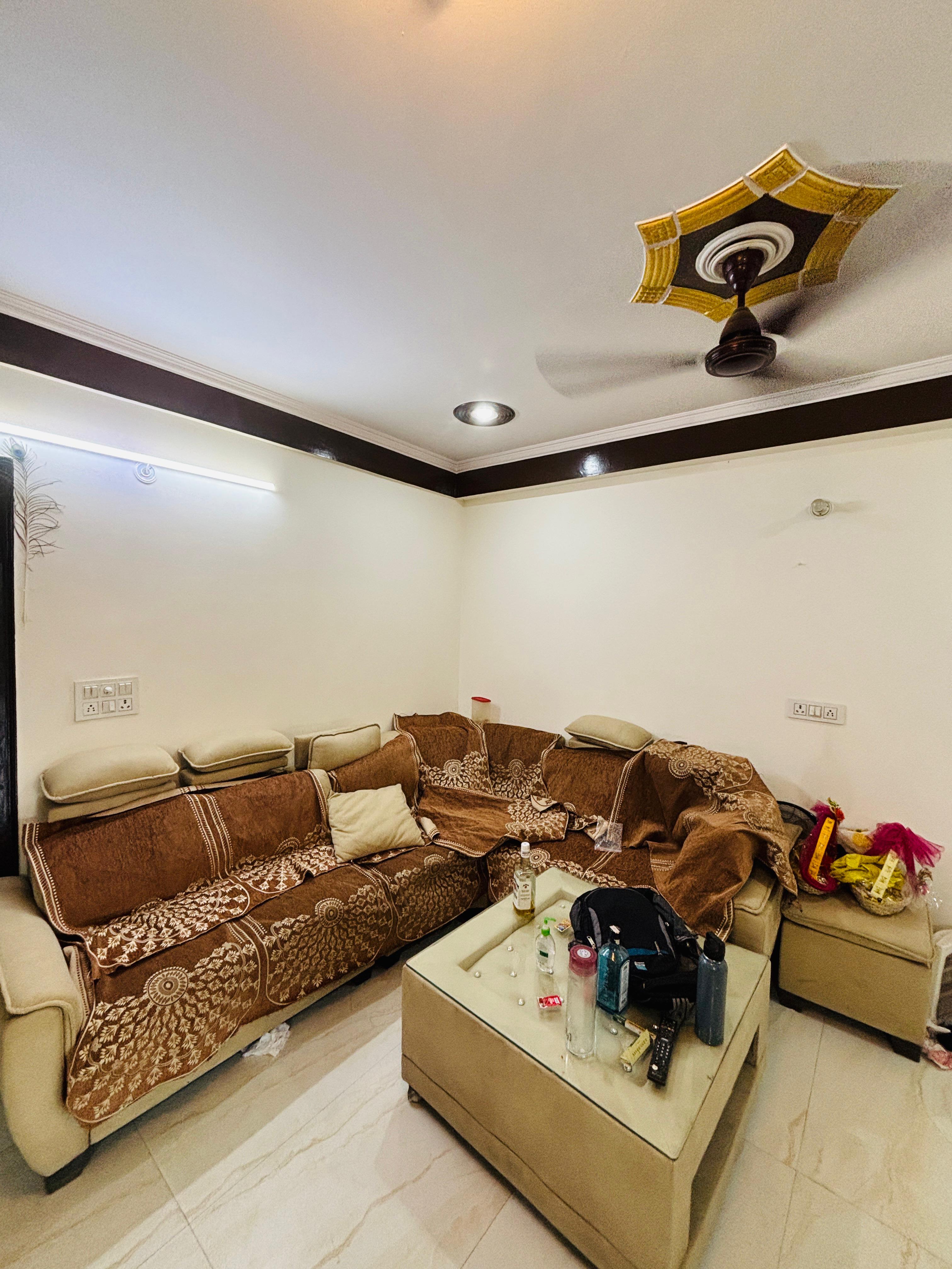 3 BHK Builder Floor For Rent in Sector 52