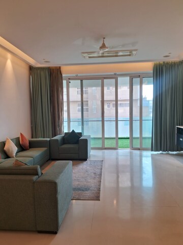 Living Room in 6 BHK Apartment at The Park Residency Andheri, Andheri West – for Sale