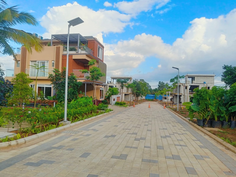 4 BHK + Servant Room 2472 Sq.Ft. Villa in Urbanrise Paradise On Earth