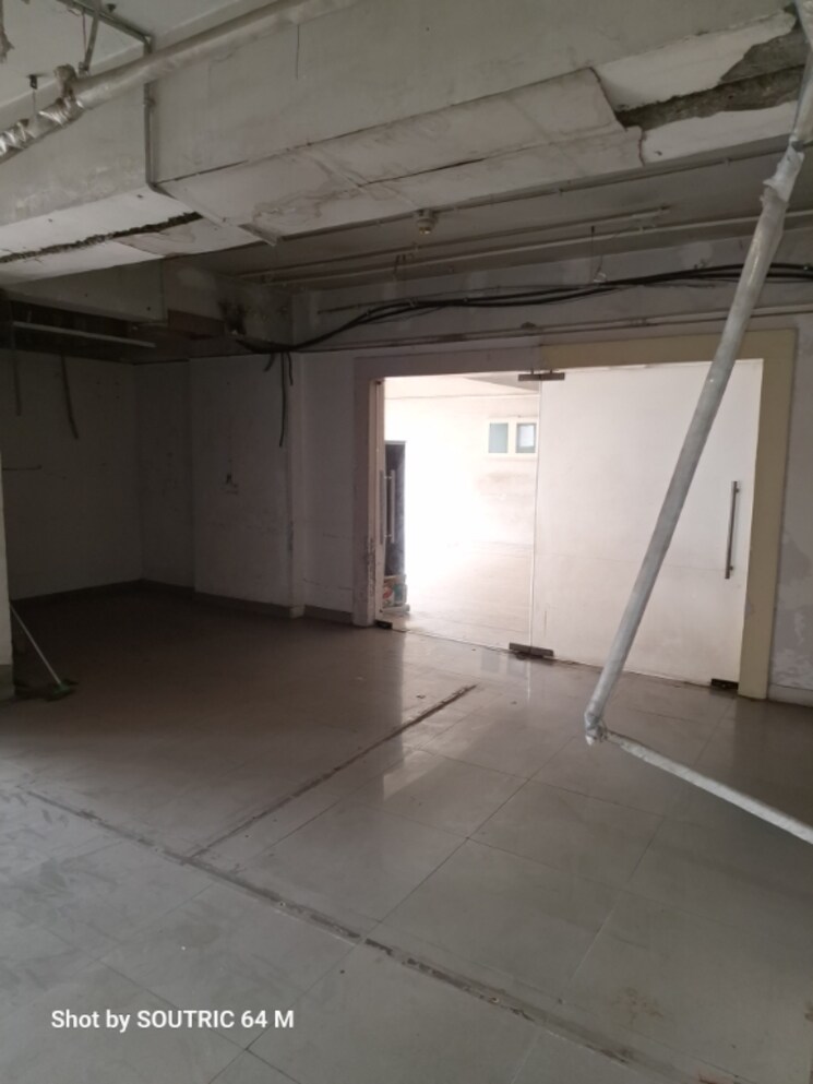 undefined, mominpur Commercial Showroom 2100 Sq.Ft. In Mominpur Kolkata 8980056