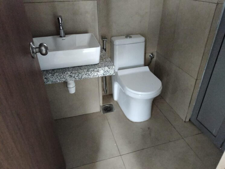 Bathroom, kalpataru-immensa 1 Bedroom 430 Sq.Ft. Apartment In Kolshet Road Thane 8980025