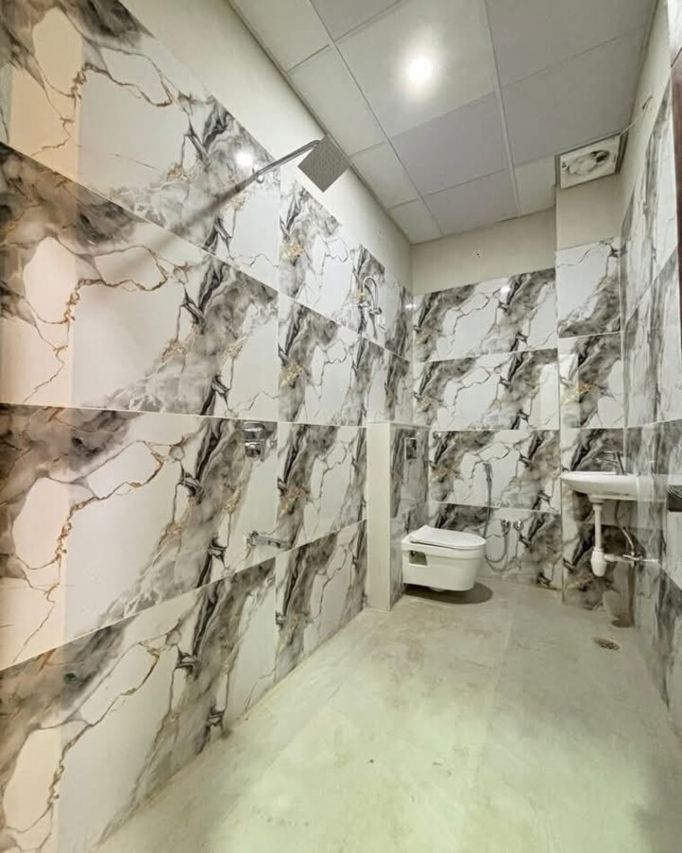 Bathroom, igi airport area 2 Bedroom 600 Sq.Ft. Apartment In Igi Airport Area Delhi 8980012