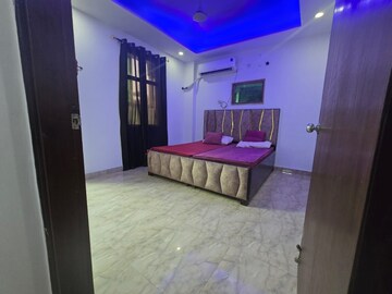 Bedroom in 1 BHK Builder Floor at Saket – for Rent