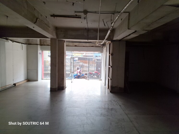 Room, mominpur Commercial Showroom 2100 Sq.Ft. In Mominpur Kolkata 8980056