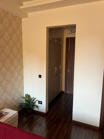 Room in 3 BHK Builder Floor at Sector 40 – for Rent