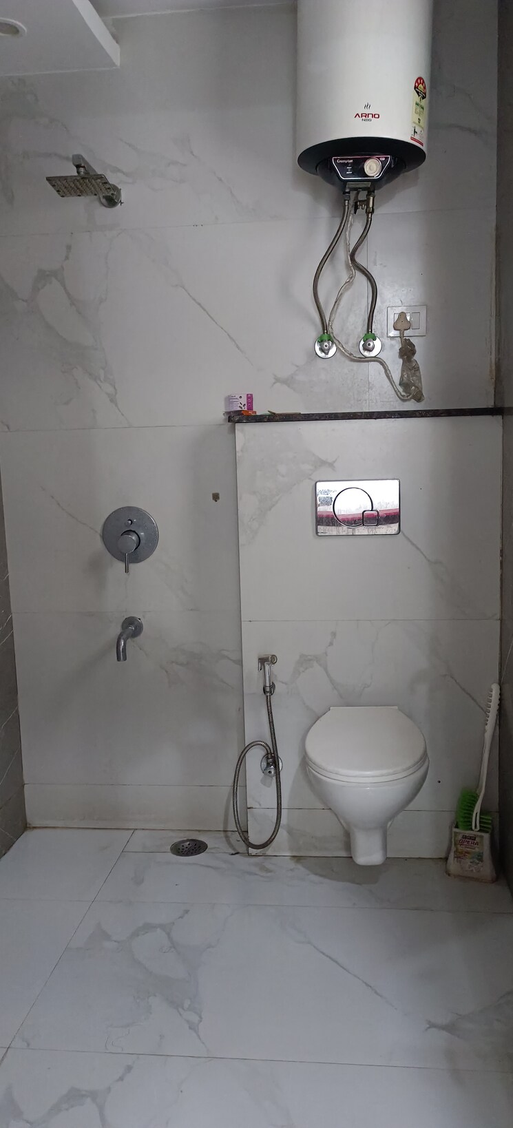 Bathroom, freedom fighters enclave 3 Bedroom 1450 Sq.Ft. Builder Floor In Freedom Fighters Enclave Delhi 8980068