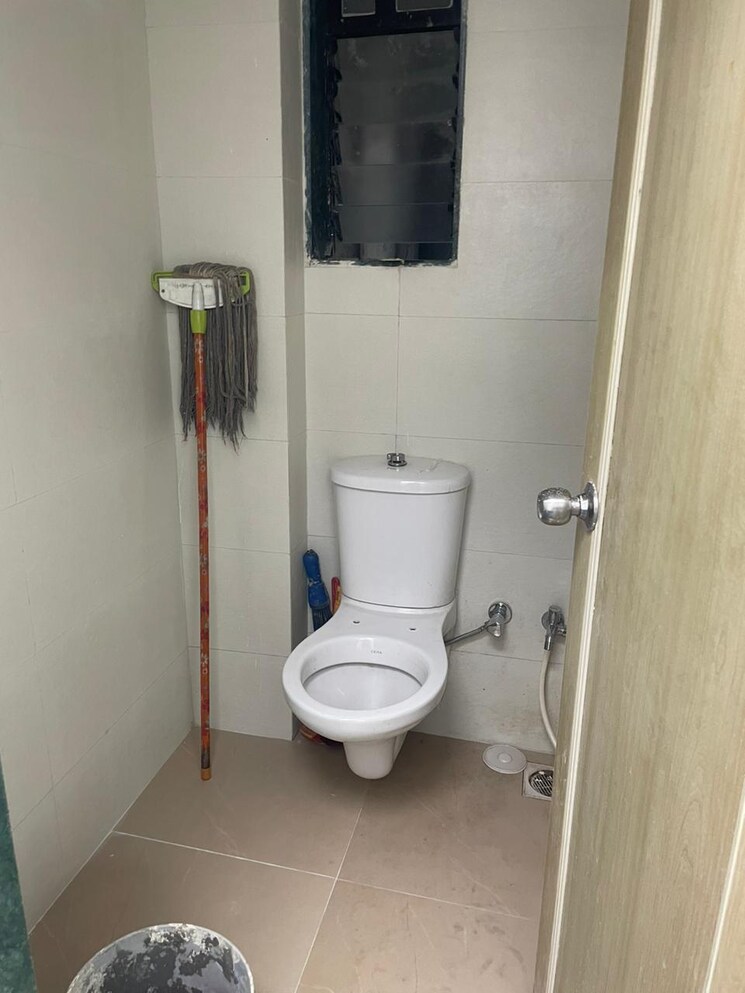 Bathroom, haware-infotech-park-vashi Commercial Office Space 650 Sq.Ft. In Vashi Sector 30a Navi Mumbai 8980065