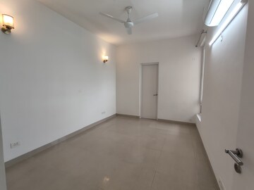 Room in 3 BHK Apartment at Emaar Emerald Estate, Sector 65 – for Rent