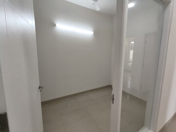 Room in 3 BHK Apartment at Emaar Emerald Estate, Sector 65 – for Rent