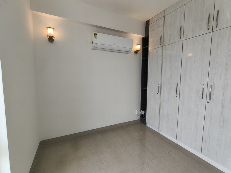 Room, emaar-emerald-estate 3 Bedroom 1395 Sq.Ft. Apartment In Sector 65 Gurgaon 8980084