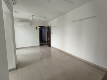 Room in 3 BHK Apartment at Emaar Emerald Estate, Sector 65 – for Rent