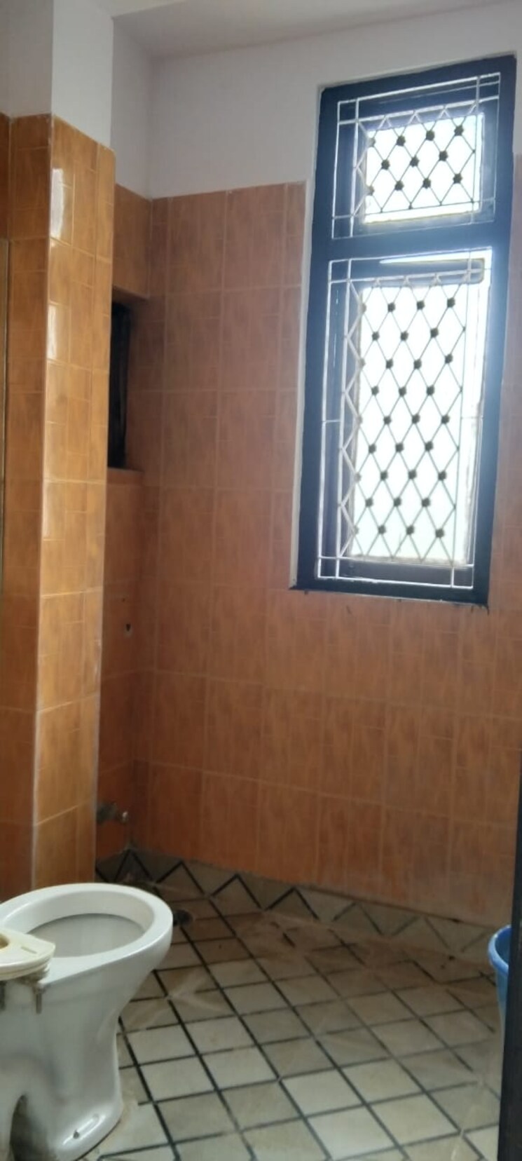 Bathroom, kishangarh 1 Bedroom 550 Sq.Ft. Builder Floor In Kishangarh Delhi 8980104